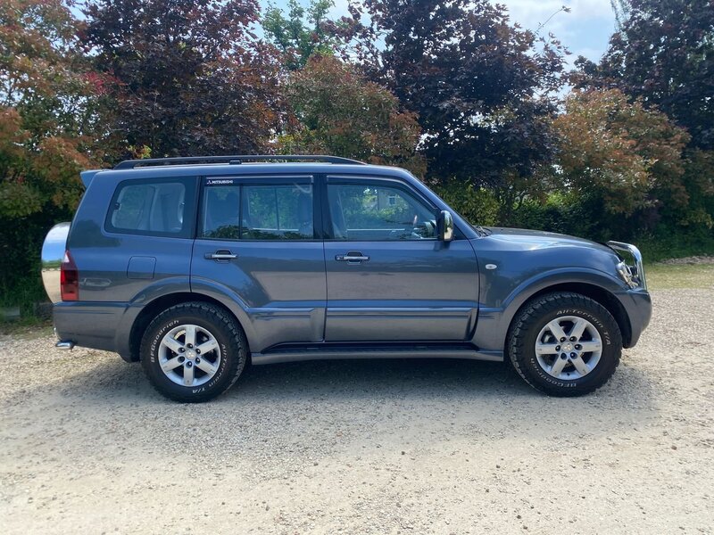 MITSUBISHI SHOGUN
