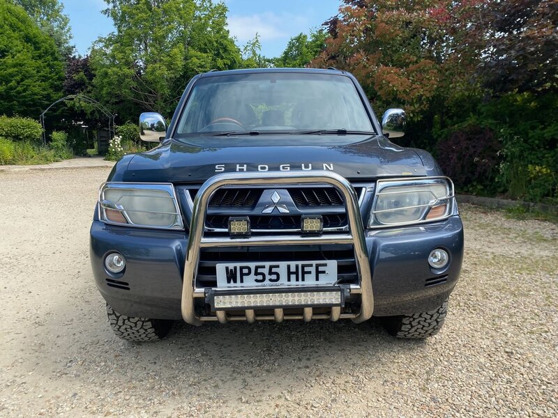 MITSUBISHI SHOGUN