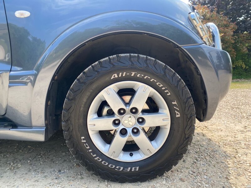 MITSUBISHI SHOGUN
