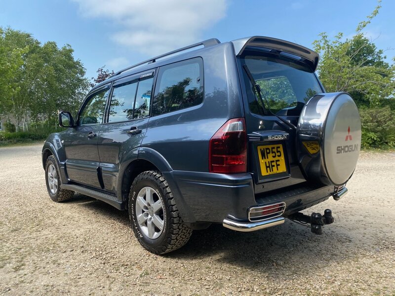 MITSUBISHI SHOGUN