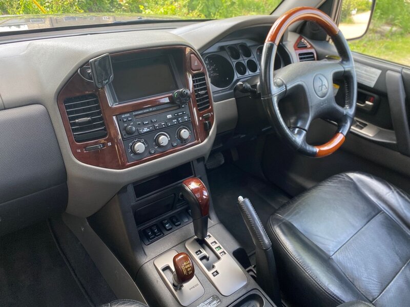 MITSUBISHI SHOGUN