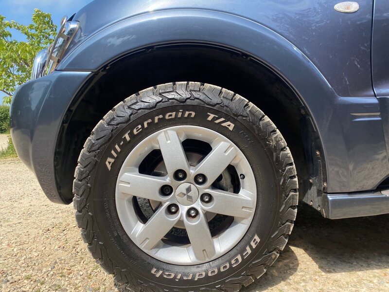 MITSUBISHI SHOGUN