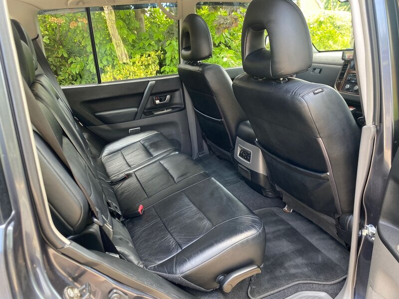 MITSUBISHI SHOGUN