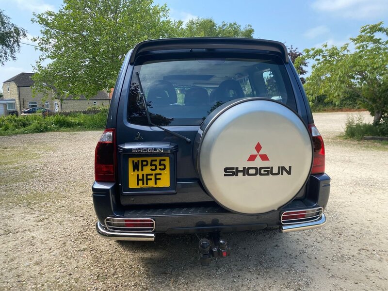 MITSUBISHI SHOGUN